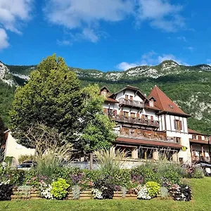 https://hotel-restaurant-la-villa-du-lac.hotels-rhonealpes.com