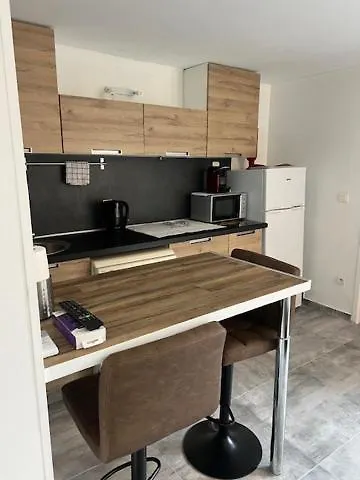 Cavaliere Studio 2 Pers Terrasse Le Lavandou 0*,  Frankrike